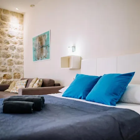 Amorozo By Duhomes Apartman