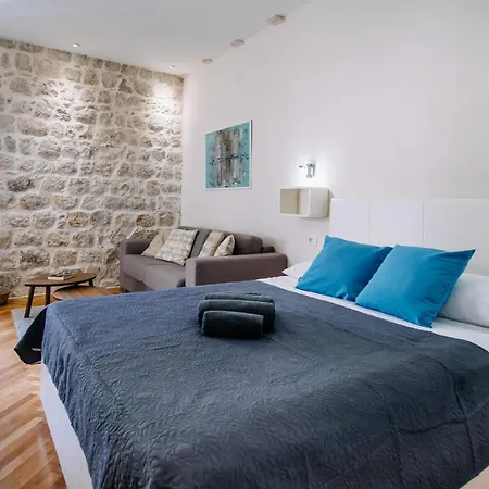 Apartment Amorozo By Duhomes