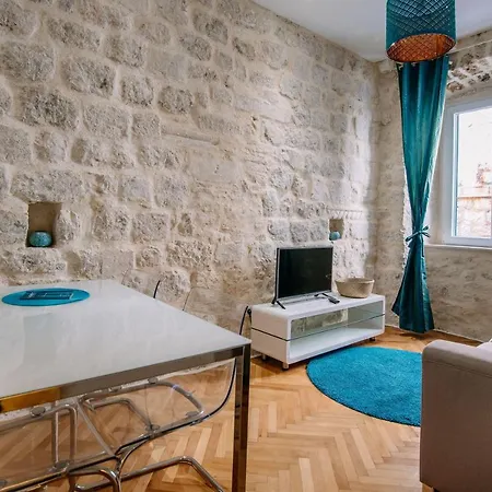Apartment Amorozo By Duhomes