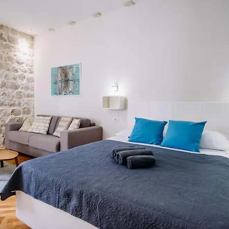 Apartment Amorozo By Duhomes