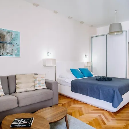 Amorozo By Duhomes Ντουμπρόβνικ