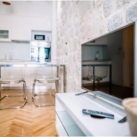 Amorozo By Duhomes * Ντουμπρόβνικ